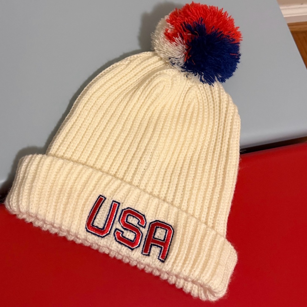 USA Pom Beanie